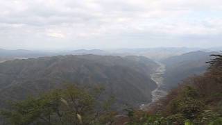 青野山登山　登山途中の展望地から眺める風景　島根県津和野町