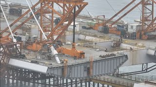 2025.02.27 淡江大橋工程  八里側7B鋼節塊6-7B焊接概況 主橋塔淡水側E.8-7T斜拉鋼索施工 行控中心內側自行車牽引道灌漿完成  即時直播(中.英字幕)