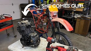 Taking out the motor!   XR500 supermoto build ep.1