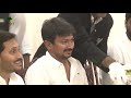 జగన్ ఇచ్చిన విందులో తమిళ స్టార్ హీరో ys jagan mohan reddy lunch with tamil star hero vn