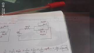 Circuito serie y paralelo con 4 resistencias y 1 fuente de voltaje