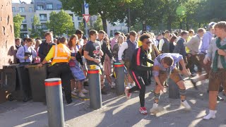 Oktoberfest - Run auf die Wiesn, man sieht wenn einer stolpert dass der fast niedergetrampelt wird