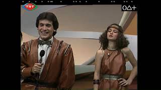 1982 Eurovision 1.si Hani’nin Bestecisi Olcayto Ahmet Tuğsuz Şarkısını Neco ile Birlikte Söylüyor