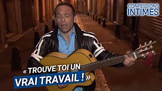 À 38 ans, il retourne vivre chez ses parents pour devenir une star de la musique 😱