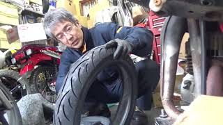 バイク屋の日常　DIO110のリアタイヤ交換です。3/6撮影