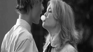 9 Most Bubble Gum Kisses Scene In The Word