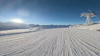 Skiing red piste Lac Blanc in Val Thorens, Les 3 Vallées.