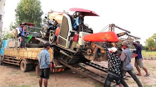 ម៉ាស៊ីនច្រូត​2 បើឡើងឡាន,Two harvester get up in the care,Tractor Agriculture