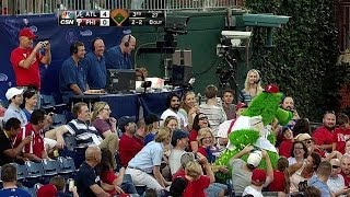 ATL@PHI: Phanatic gives fans, booth a popcorn shower