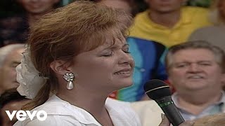 Bill & Gloria Gaither - Thread of Hope [Live] ft. Jeff & Sheri Easter