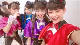 (Girls2Tiktok)菱田未渚美、山口綺羅、原田都愛、石井蘭