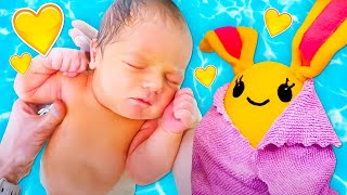 Мама для Лаки — купаем малышей! 👶🐰🧼🛁 Игры для детей в дочки матери Капуки Кануки