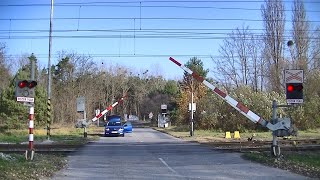 Spoorwegovergang Veľké Leváre (SK) // Railroad crossing // Železničné priecestie