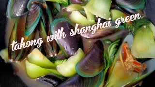 MUSSELS WITH SHANGHAI GREEN