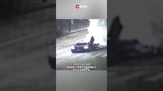 叫車追尾蘭博基尼，輕輕一碰豪車冒煙起火，司機與路人齊滅火  #瀟湘晨報 #新聞 #中國社會新聞