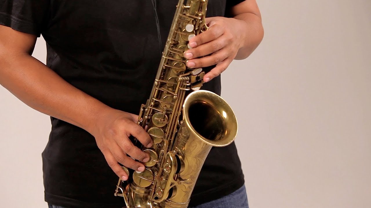 How To Play The Chromatic Scale | Saxophone Lessons - YouTube