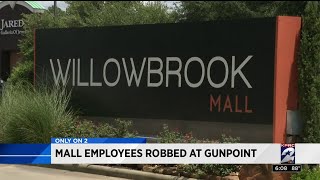 Mall employees robbed at gunpoint