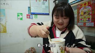 山西太原必吃美食沾串，1块钱5串，人均8块吃到爽！#抖音美食推荐官 #沾串 #山西美食