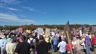 No Kings Rally held in Roanoke, over 2,000 in attendance