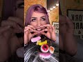 asmr cabeleireira comendo doces do cabelo