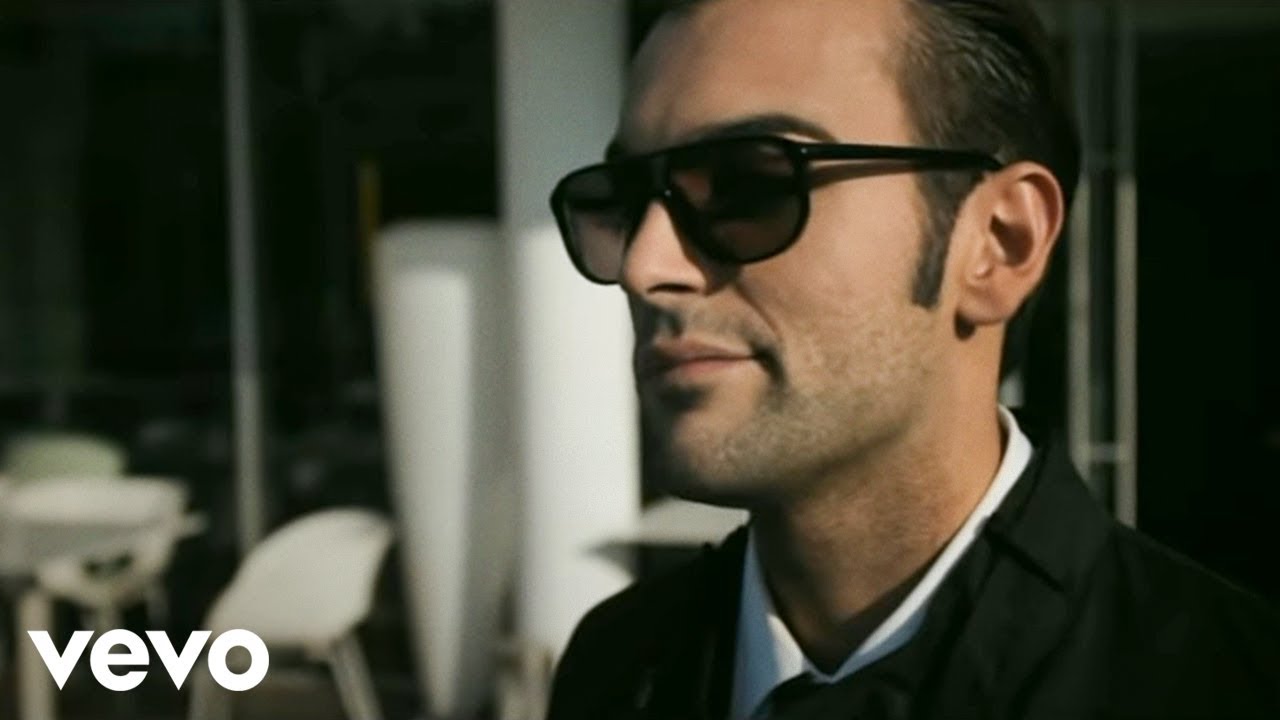 Marco Mengoni - In Un Giorno Qualunque (videoclip) - YouTube