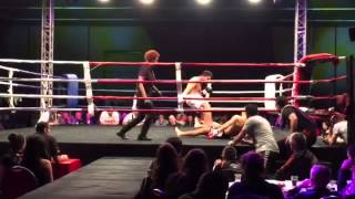 Born2Fight, Jousef Moujahid vs. Redaoun Boukarech, Ronde 1