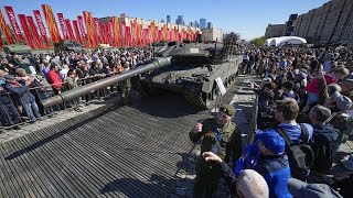 Moscou expose du matériel militaire saisi en Ukraine