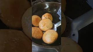 Matar ki Khasta Kachori #viralvideo #shortvideo #kachori #recipe #crispy #foodie #streetfood #winter