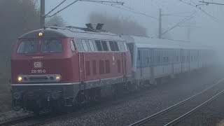 Mystisch: 218 155 der NeSA am Freizeitexpress (FEX) im Morgennebel auf der Südbahn