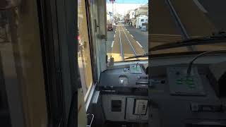 江ノ電路線内に邪魔な車両が‥🚃