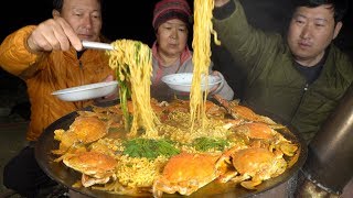 진짜 꽃게 가득 넣은 [[꽃게탕면(Blue crab taste noodles with real crabs)]] 요리\u0026먹방!! - Mukbang eating show