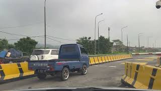 Keluar Gerbang Tol Cileunyi. Tol Padalarang - Cileunyi (Padaleunyi). Bandung, Januari 2024.