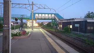 特急いなほ~夕暮れ時の羽越本線砂越駅~