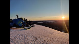 Keskiyön kelkkareissu