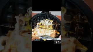 와플팬 청소 어뜨카지 엉엉 #어떡하지 #짱구 #short #wafflemaker #waffle #와플기계 #와플팬 #킴스와플