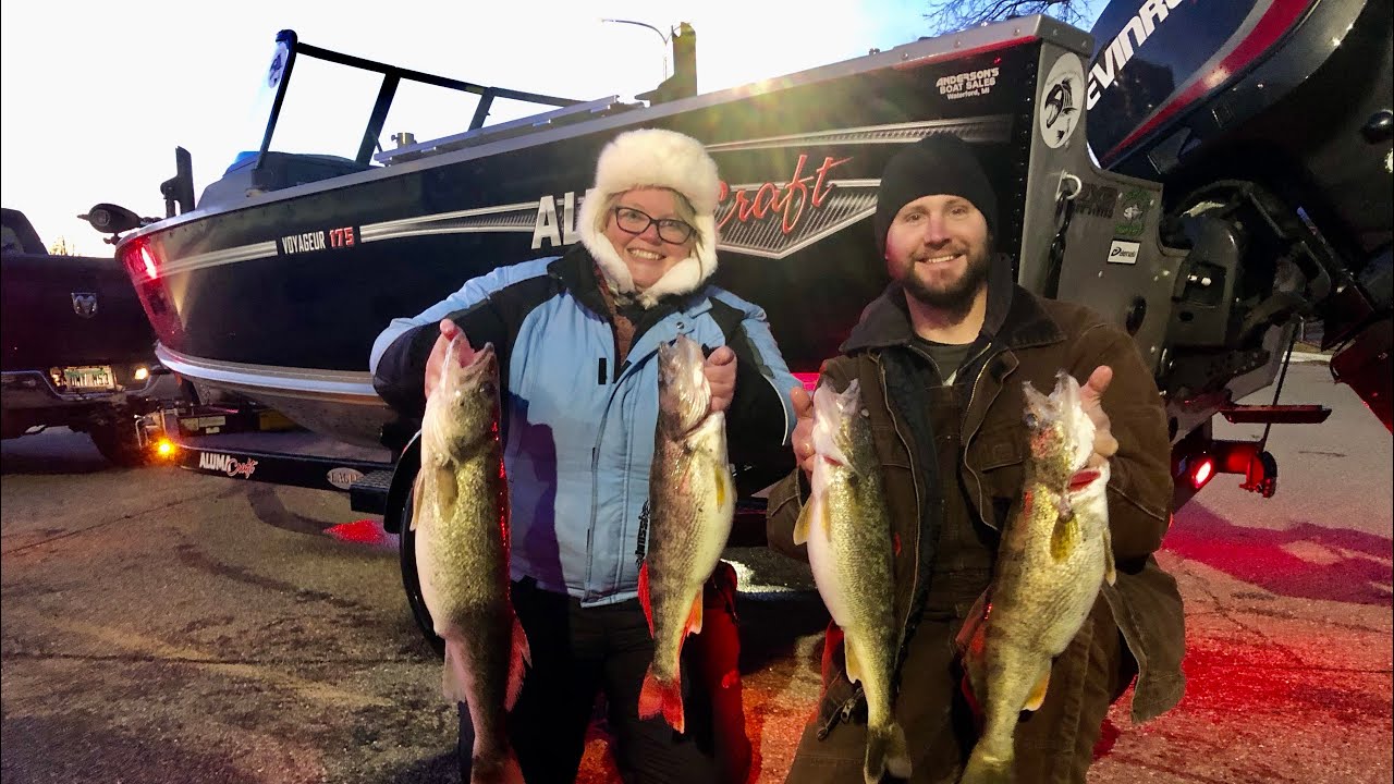 Catching Big Winter Walleyes On Lake St Clair! - YouTube