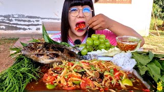 ส้มตำปูปลาร้าเผ็ดๆ ปลาเผาตัวใหญ่แซบอีหลีจ้า