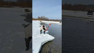 This idiot broke the ice with a hammer।😱#shortvideo #amazingfact