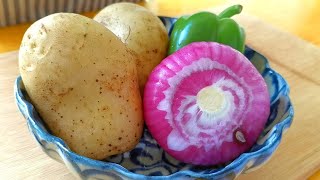 Potatoes are so delicious. Add half an onion. It's easy to make. Children love it for breakfast.