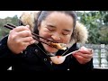 sister miao cooks chopped pepper fish head noodles not enough to eat