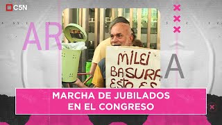 MARCHA de JUBILADOS frente al CONGRESO contra el AJUSTE de MILEI