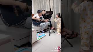 妹妹是个“捧场王”🤣 （抖音发布时间：2019年08月28日）