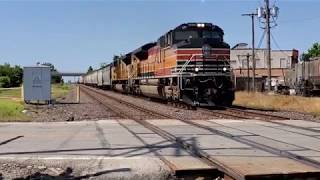 Coffeyville sub action with 3 trains featuring UP 1996 leading the MDMHO-30!