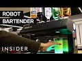 Robot Bartender Effortlessly Makes Cocktails