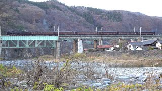 〔4K UHD|cc〕JR東日本・上越線：岩本～津久田駅間、SL“D51 498”+旧客6B/『SLぐんまみなかみ号』棚下鉄橋、通過シーン。《8732レ》