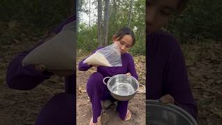 Single mom show SMART idea for SURVIVAL in forest #camping #outdoor #bushcraft#survival