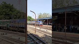 Dhaka bound intercity 758/down Droutojan express entering Santahar.Droutojan x Nilsagar express