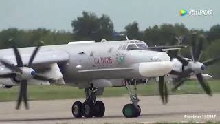 TU-95轰炸机发动机试车 场面壮观