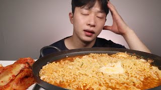 어제 술을 너무 많이 먹어서 .... 해장라면 먹방....ASMR SPICY RAMEN MUKBANG EATING SHOW