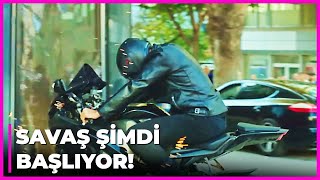 Sinan, Barış'ın Yeni Restoranına MOTORSİKLETLE DALDI! - Tatlı İntikam Özel Klip